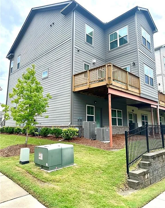 4 bed, 3.5 bath, 2550 sqft, $3,650 — Photo 3