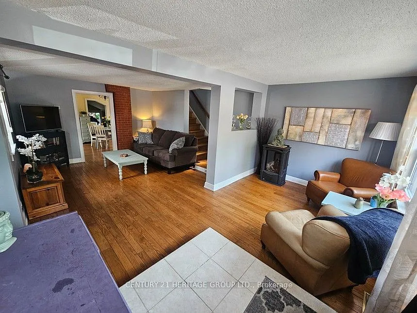 3 bed, $2,300 — Photo 4