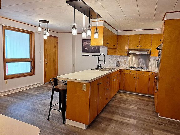 3rd image of 309 W Avenue C