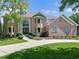 909 Prairie Ridge Ct, Burr Ridge, IL 60527
