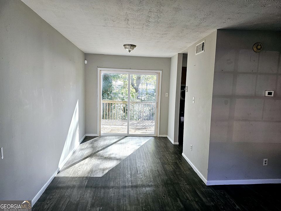 2nd image of 1045 Laurel Ct NW #A