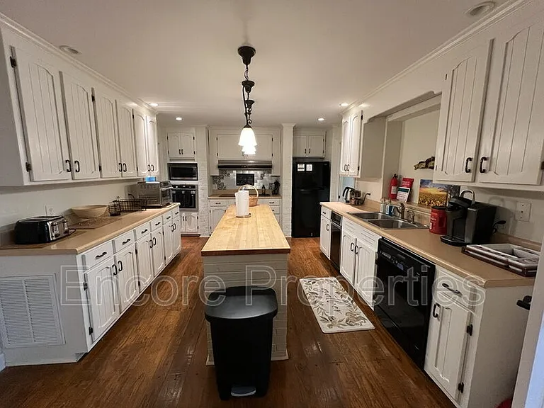 105 Baybrook Ct — Photo 7