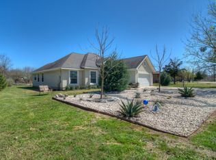 110 Kaeleku Ln, Bastrop, TX 78602