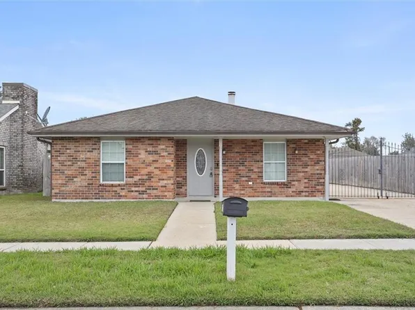 3012 Oak Dr, Violet, LA 70092