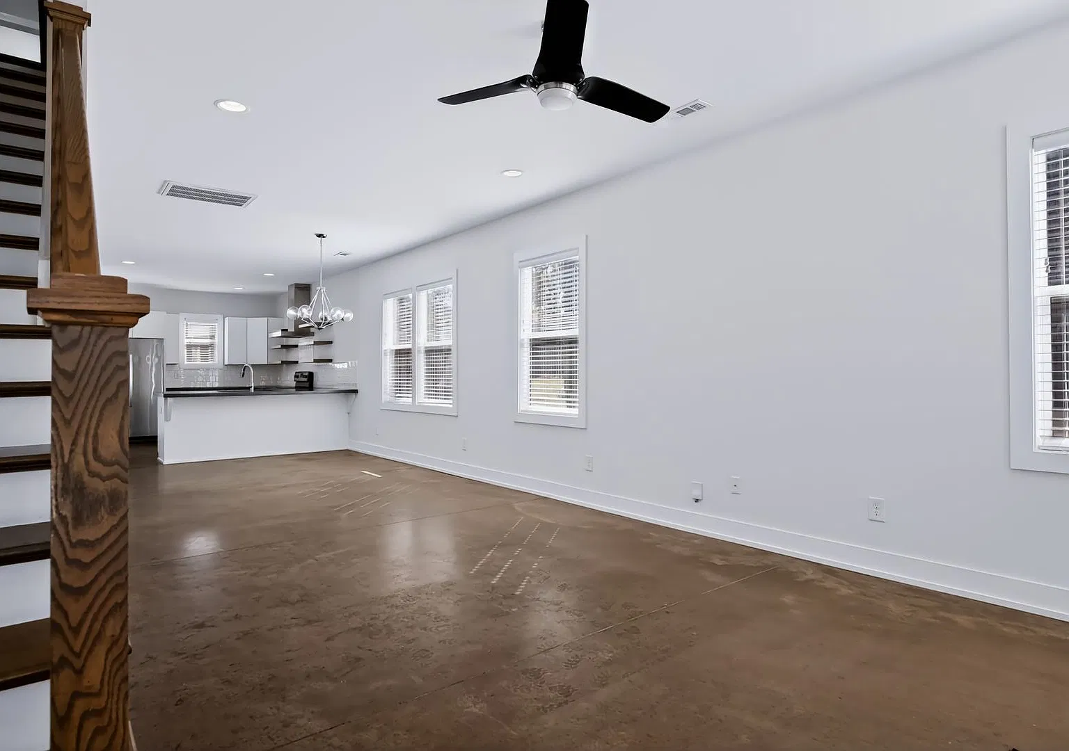 Stunning 3BD/2.5BA home in Nashville's Buena Vista Heights! Fenced-in backyard! — Photo 4