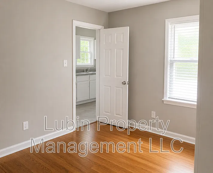 1252 Maywood Rd — Photo 5
