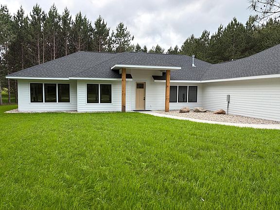 3rd image of 2370 Emerald Way NE