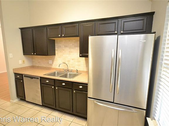 4th image of 2503 Armstrong Dr