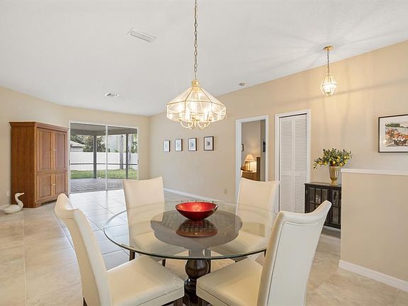 5th image of 9308 Heritage Oak Ct