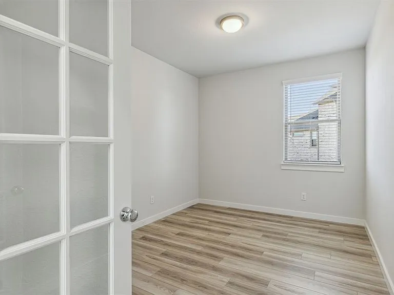 907 Hazel Dr — Photo 29