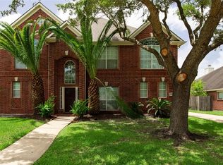 410 Serenity Dr, Dickinson, TX 77539