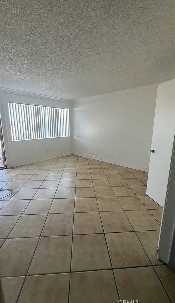 2 bed, 834 sqft, $1,550 — Photo 1