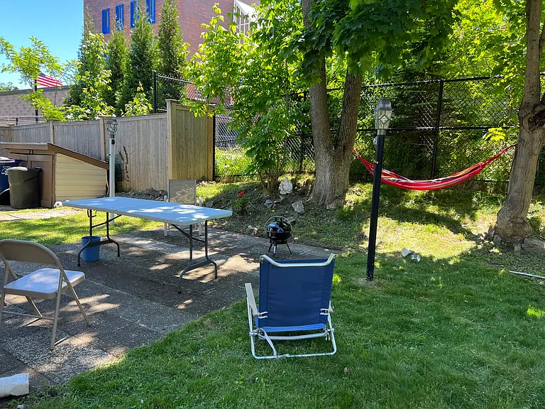 14 Hazelwood St #2 — Photo 3