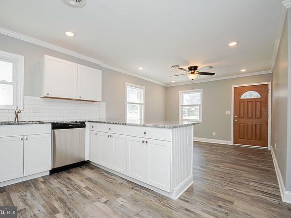 2nd image of 427 Bethune Dr