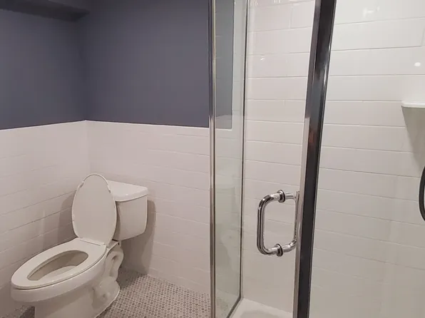 285 Born Street image 13 of 41