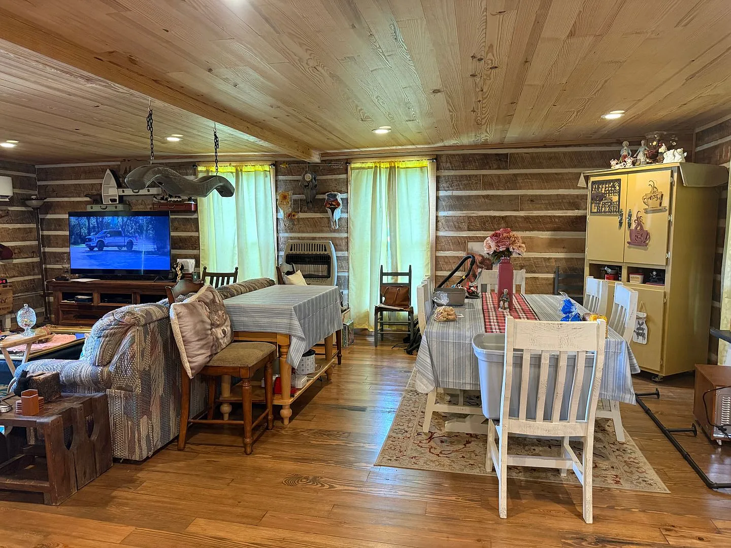 4587 Hwy 171 "Cabin" — Photo 2