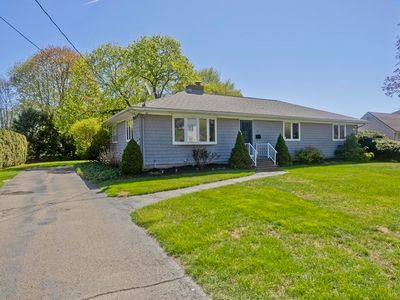 54 Sterling Rd, Holyoke, MA, 01040