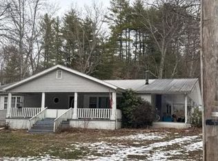 566 Hoods Run Rd, Greenup, KY 41144