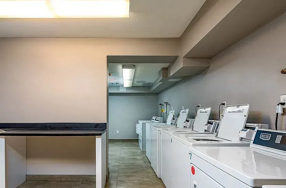 869 Park Ave #2B