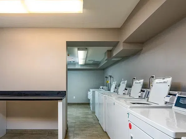 869 Park Ave APT 2B, Brooklyn, NY 11206