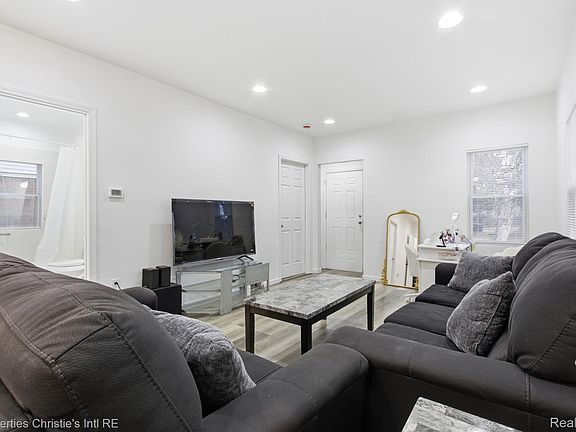5th image of 14265 Appoline St