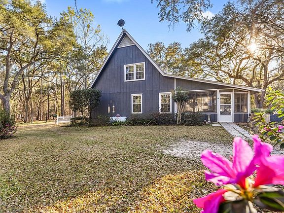 3rd image of 398 Tecumseh Rd