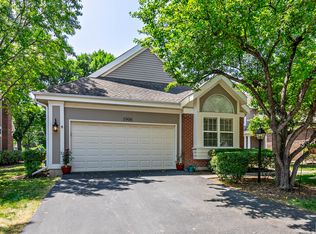1906 N Dunhill Ct, Arlington Heights, IL 60004