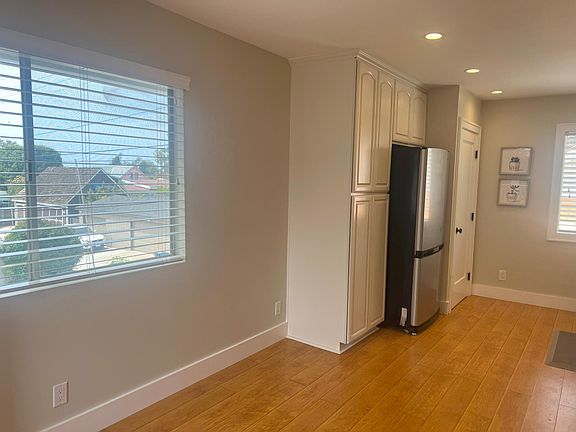 4th image of 441 Tustin Ave