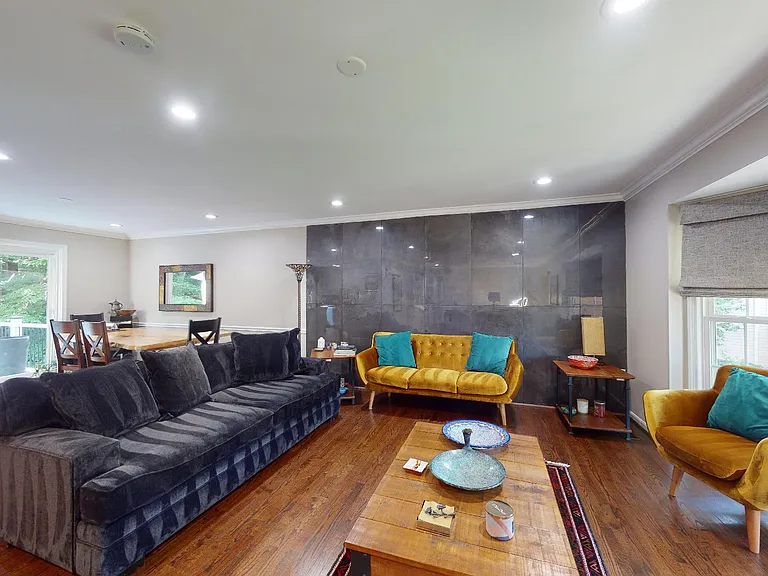 7628 Chancellor Way — Photo 4