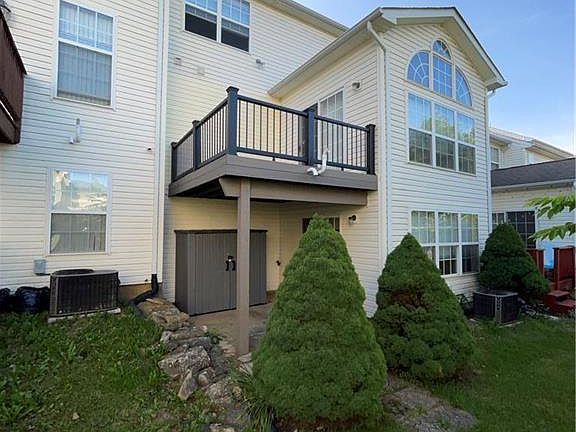 5th image of 5527 Spring Ridge Dr W