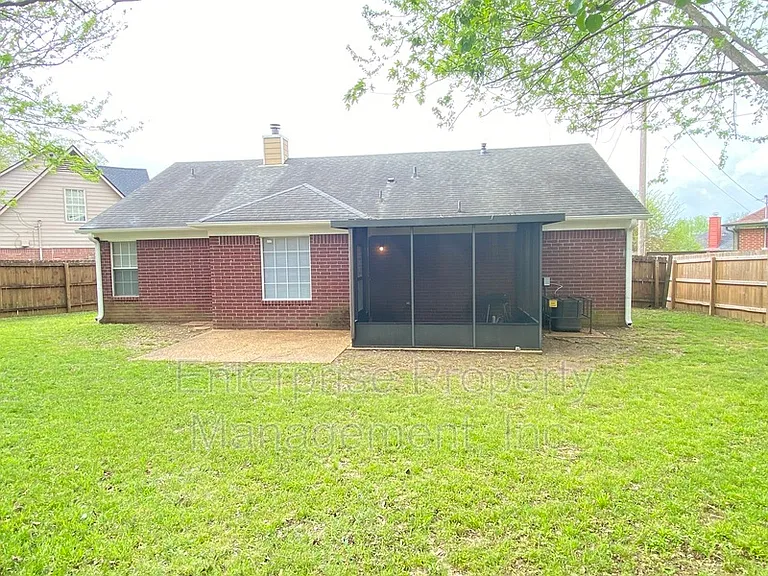6496 Amberwood Cv — Photo 28