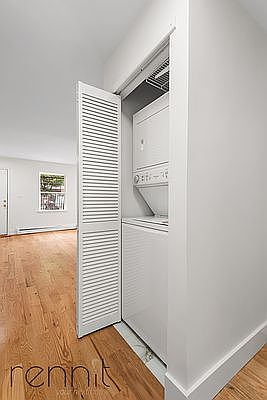 4th image of 718 De Kalb Ave #1