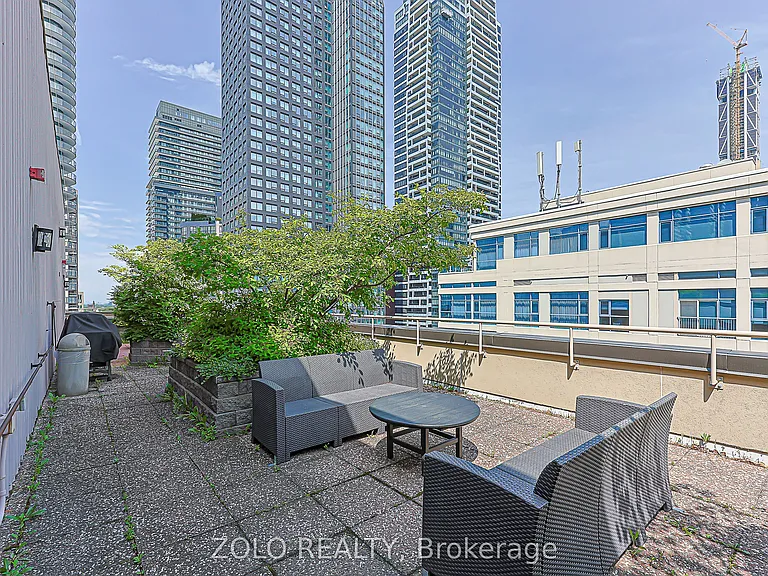 555 Yonge St #804 — Photo 26