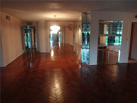 3rd image of 2808 N 46th Ave APT 346E