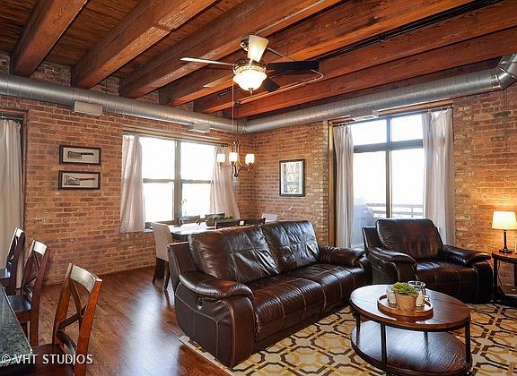 2nd image of 1735 W Diversey Pkwy APT 221