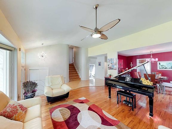 4th image of 727 Jackie Ln