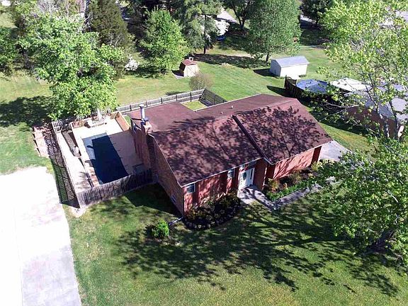 2nd image of 1365 Pin Oak Dr