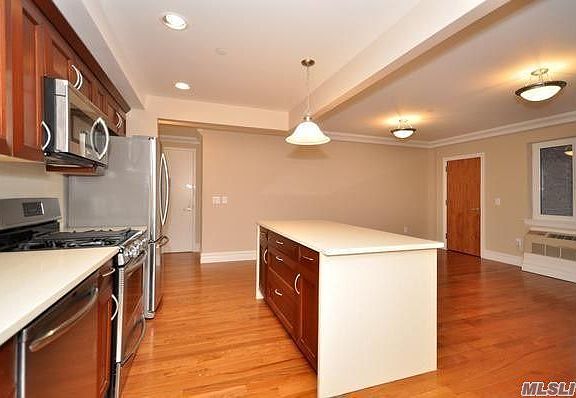 2nd image of 2116 31st Ave #4F