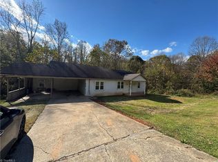 1076 Clingman Rd, Ronda, NC 28670