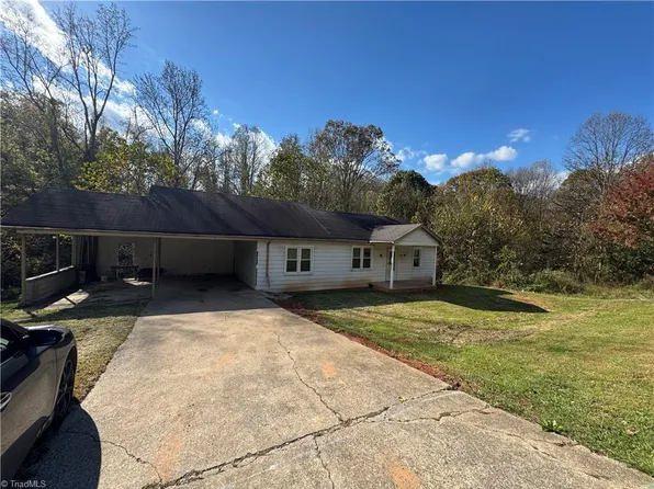 1076 Clingman Rd, Ronda, NC 28670