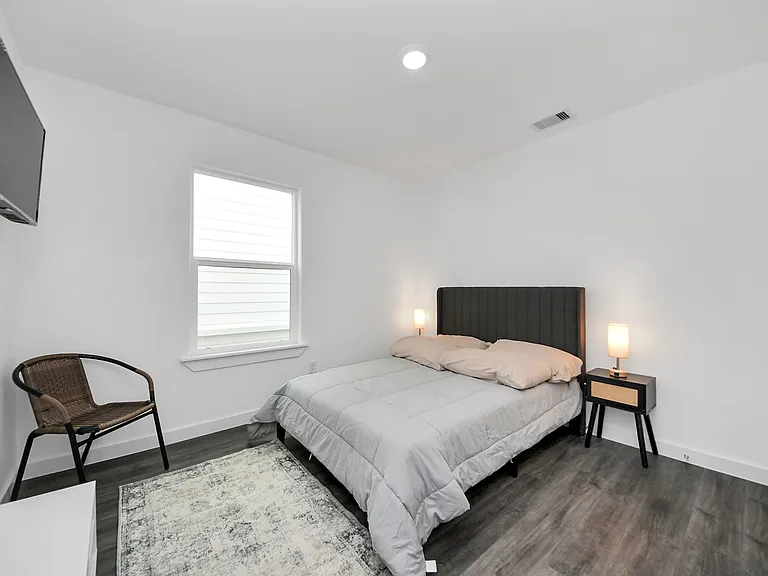 3910 Woolworth St — Photo 7