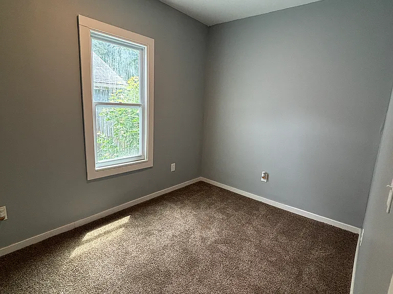 1248 Newton St — Photo 10