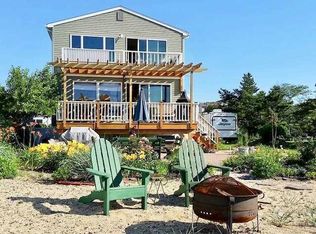 8 Hiawatha Rd, Babylon, NY 11702