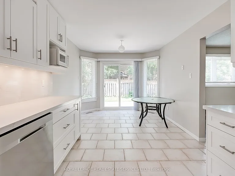 265 Mississaga St — Photo 18