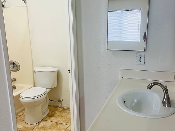 4th image of 32250 Desert Vista Rd #A