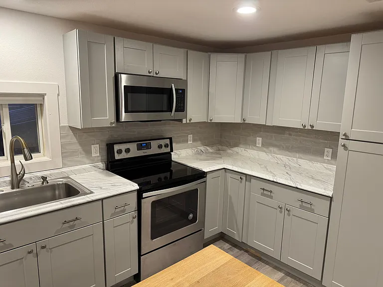 639 Roosevelt St — Photo 3