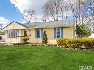 2706 Eagle Ave, Medford, NY 11763