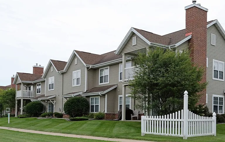 360 Prairie Way Blvd — Photo 2