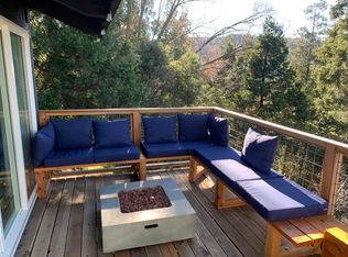25148 Valle Dr, Crestline, CA 92325