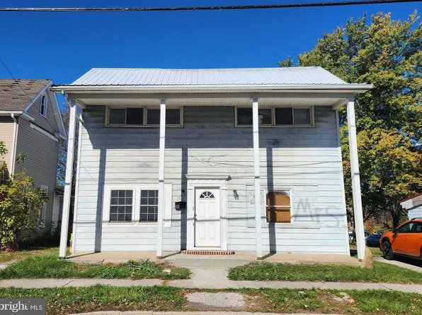 153 Bowery St, Frostburg, MD 21532